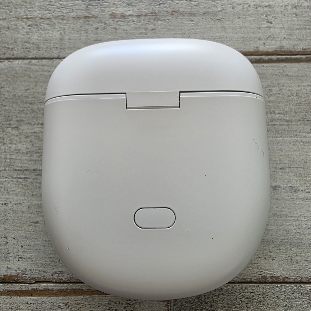 Bose Quiet Comfort Ultra White Smoke Wireless Earbuds - Picture 6 of 9